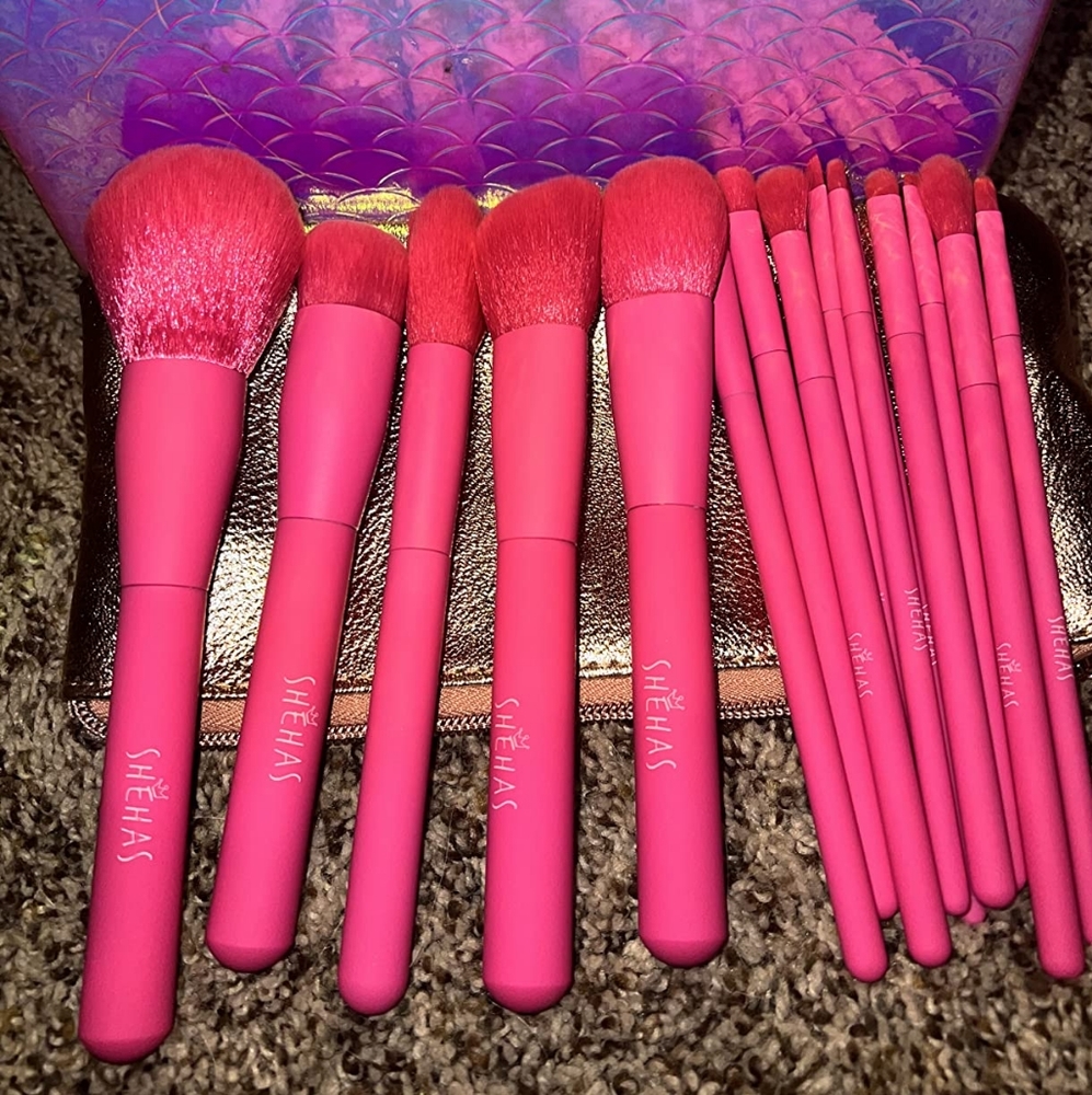 15 Piece Quality Makeup Brushes, Premium Synthetic Make Up Brushes for Foundatio